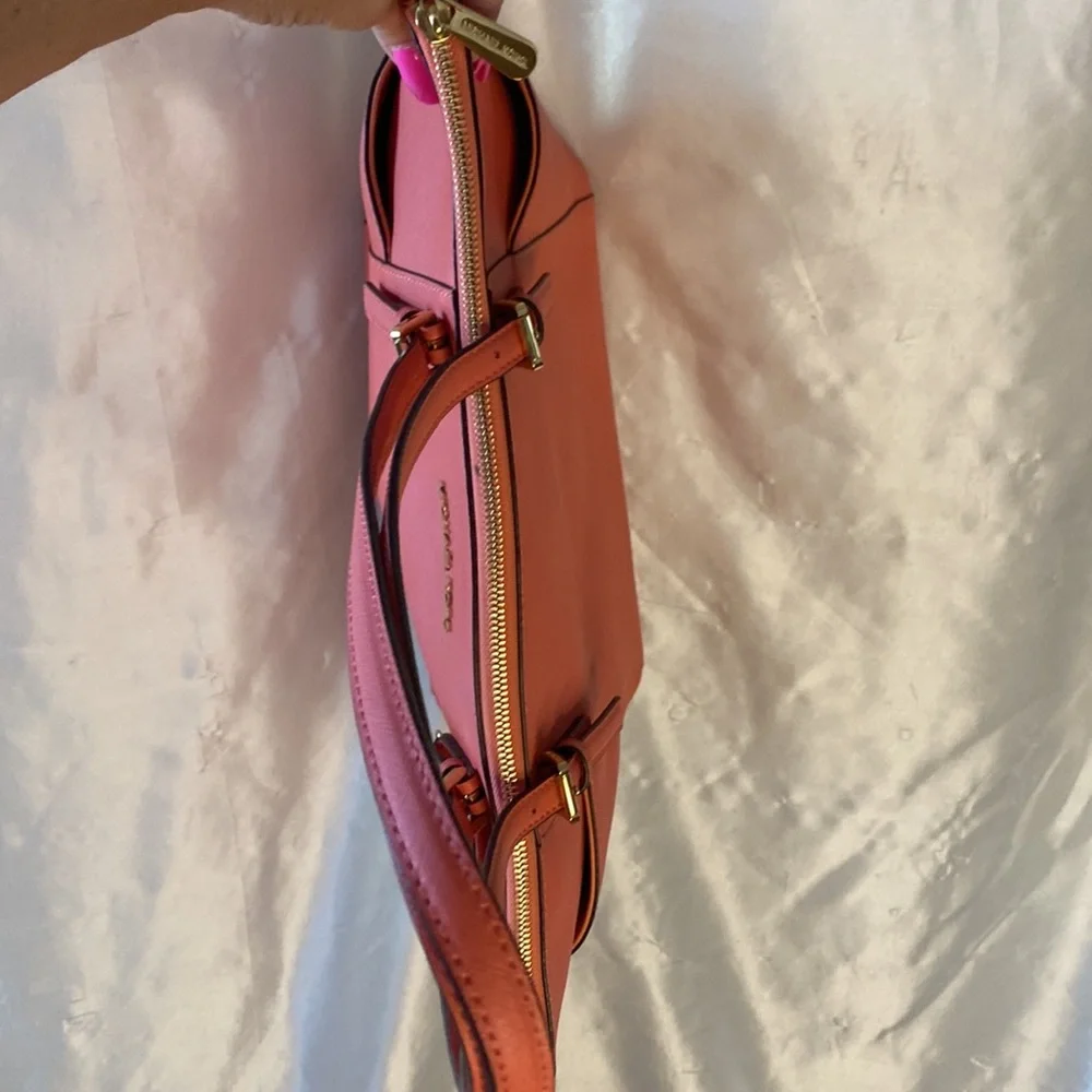 MICHAEL Michael Kors Pink Tote Bag Elegant and Versatile - Picture 5 of 10